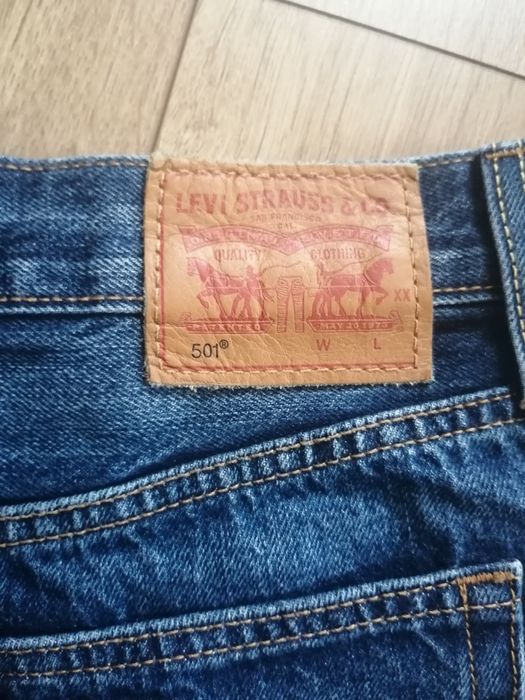 Damskie spodenki jeansowe Levis M