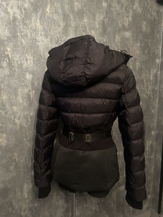 Ciepła kurtka Elisabetta Franchi z paskiem r.M