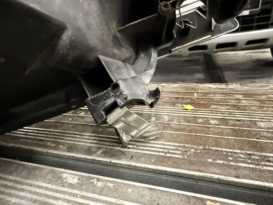 Lampa Prawa+Lewa Ford Kuga MK1 Soczewka uszkodzone