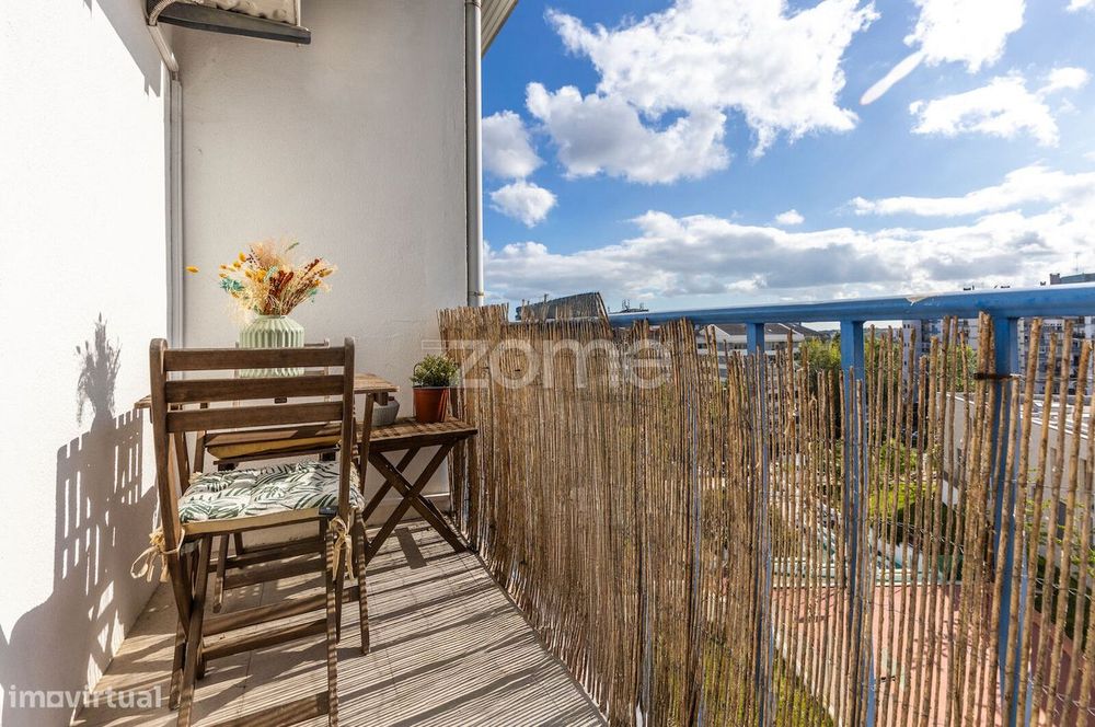 Apartamento T2 totalmente Renovado / Carnaxide