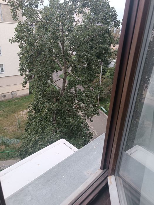 Продам кімнату біля метро
