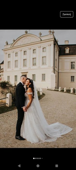 Błyszcząca suknia ślubna