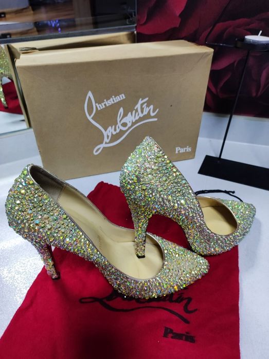 Diamentowe szpilki 37