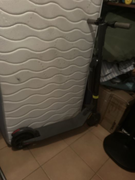 Trotinete eletrica em otimas condicoes