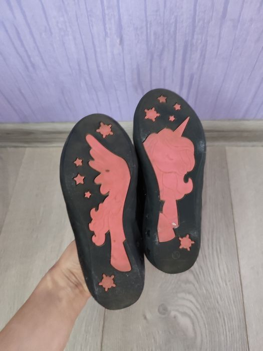 Продам дитячі туфлі /черевички 28 р.