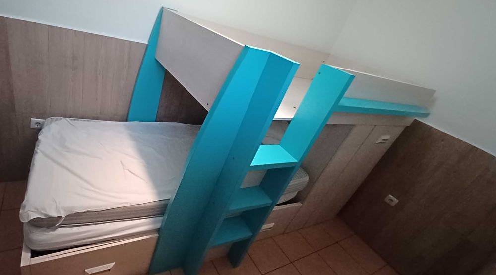 Beliche duplo e cama de casal