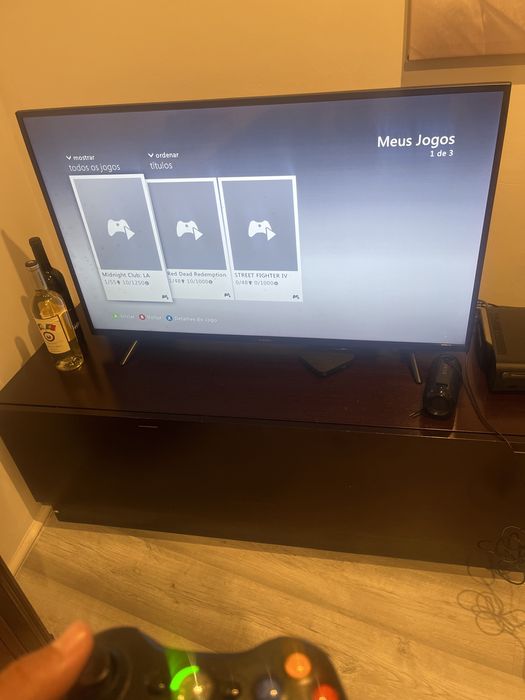 Vendo xbox 360 completo com 8 jogos