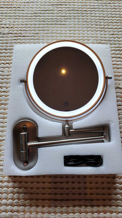 Espelho de maquilhagem de parede