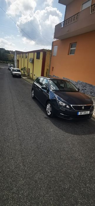 Peugeot 308 em bom estado
