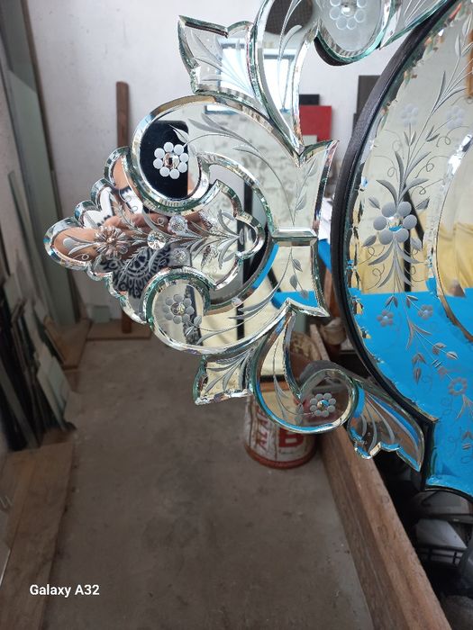 Vendo Espelho Veneziano