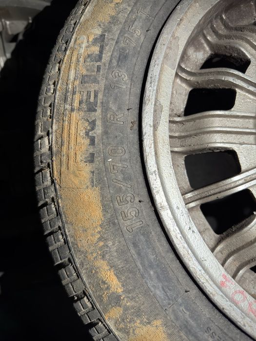 5 Jantes R13 + Pneus 155/70 e 145/70 R13