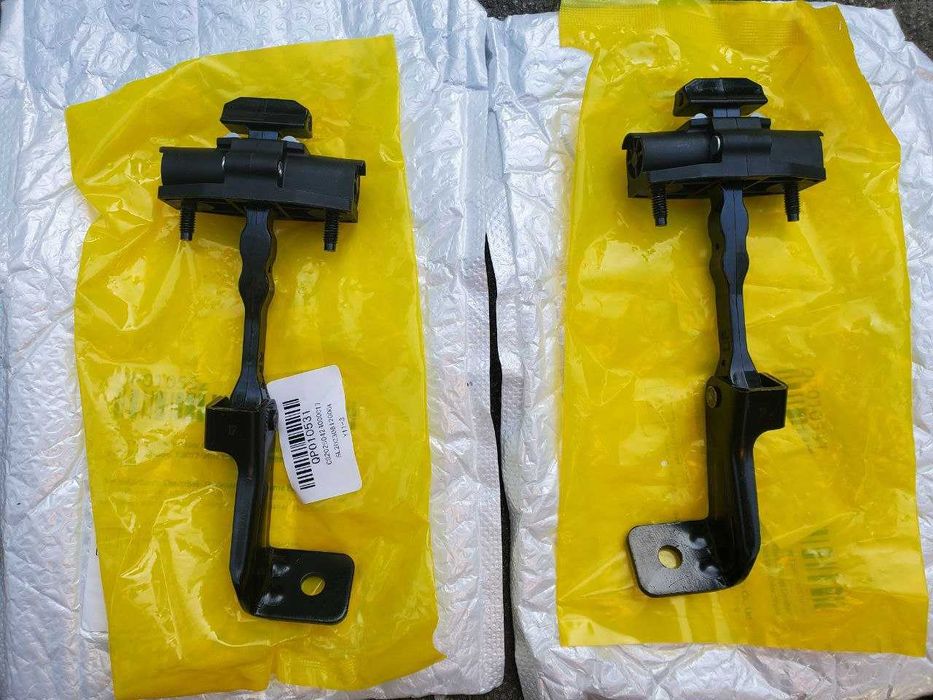 Металевий обмежувач дверей Tesla Model 3 2017-2023