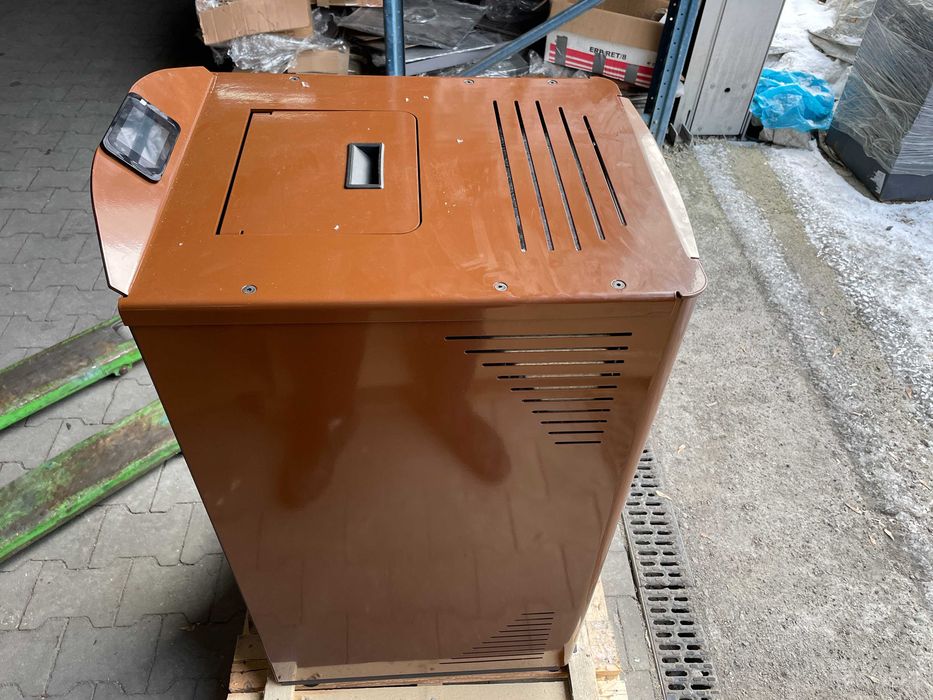 Piec powietrzny ekologiczny na pellet HELENA 8 kW Brązowy A++