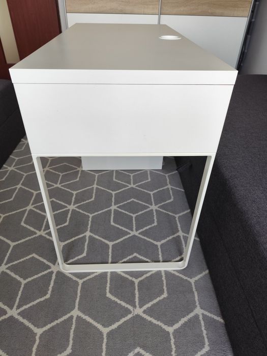 biurko białe Ikea Micke