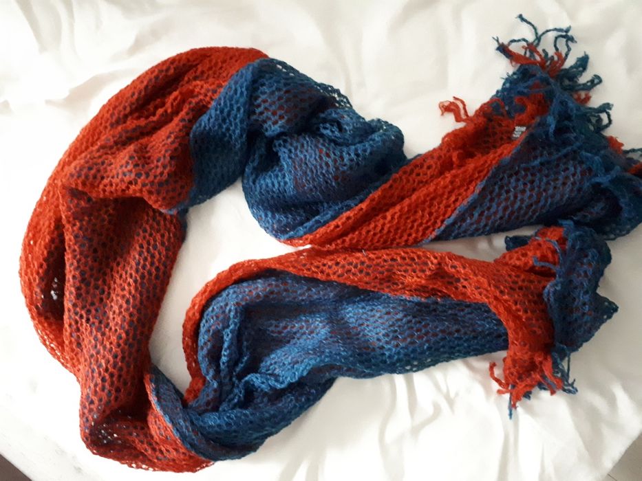 Nowy szal jesienny, czerwono niebieski