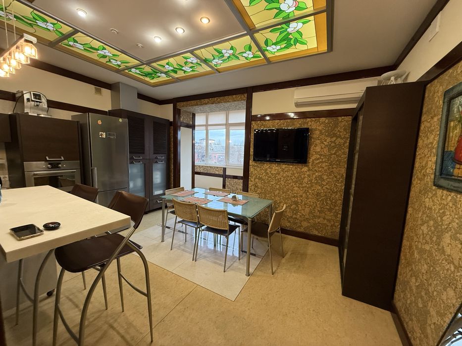 Аренда крупногабаритной 3-ки Сухой фонтан