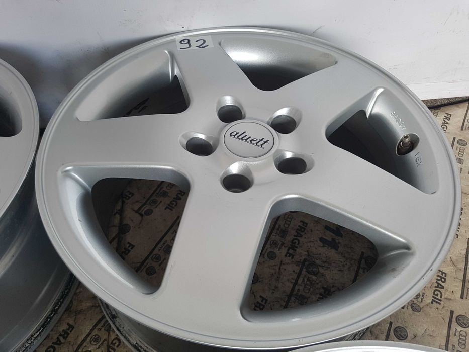 Felgi alu VW Touran Caddy Skoda Octavia Audi A4 B8    5x112  7jx16 ET38