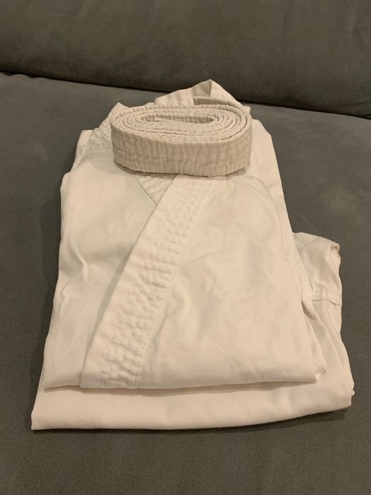 Fato Karaté e Artes Marciais 6/8 anos