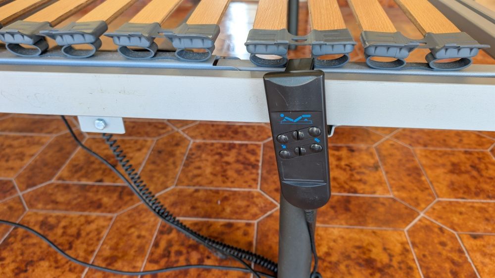 Cama articulada elétrica usada