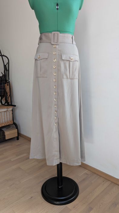 Spódnica maxi Dream Catcher 42 – beżowa safari, pasek, guziki