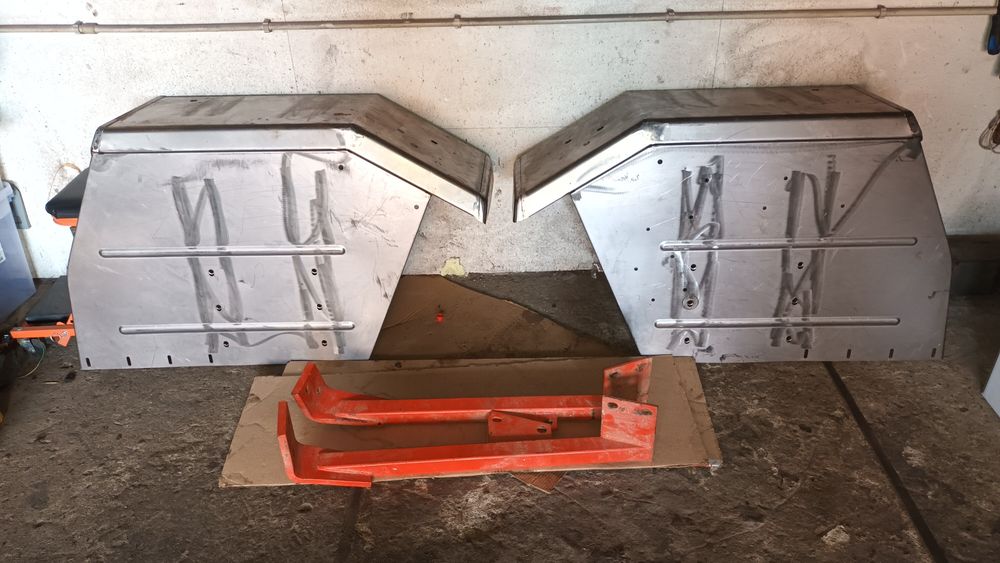Massey ferguson ursus błotniki  235 255 155 158 mf wzmocnienia'uchwyty