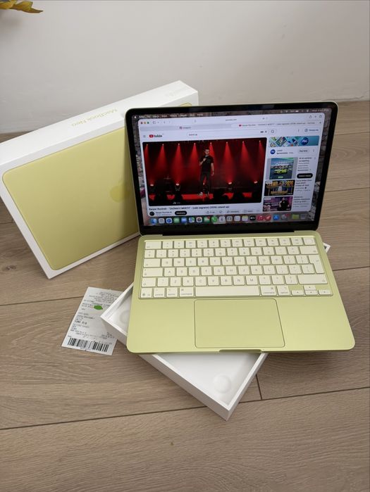 Macbook neo 512 GB  kupiony 20.08.2026 w ispot