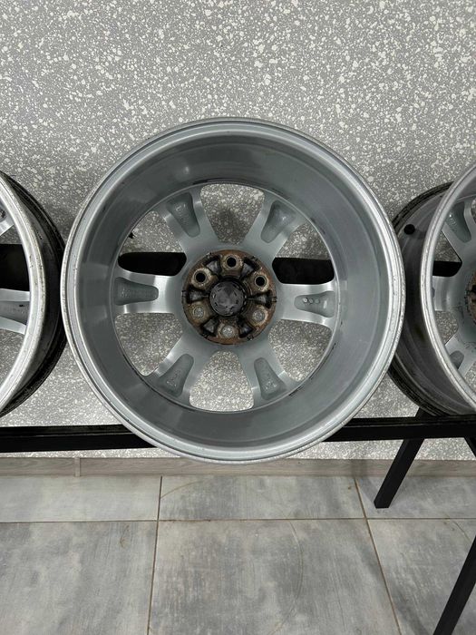Диски Nissan ОРИГИНАЛ 6/114,3 R17 7J ET30 Dia 66.1