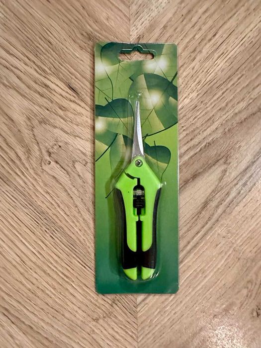 Sekator do roślin i liści