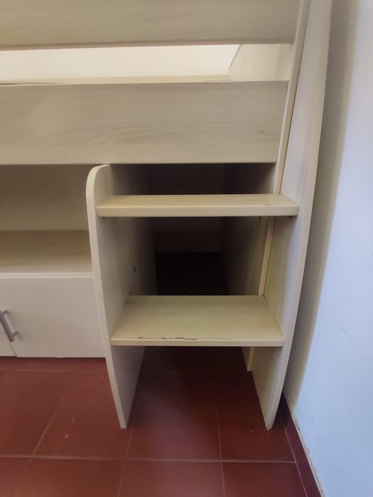 Cama alta de criança