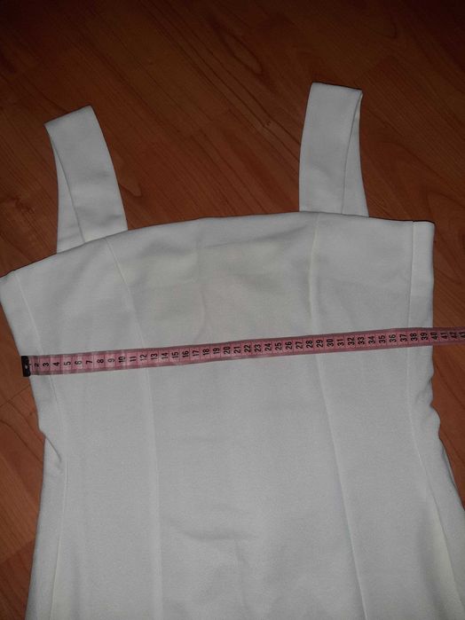 Плаття білого кольору