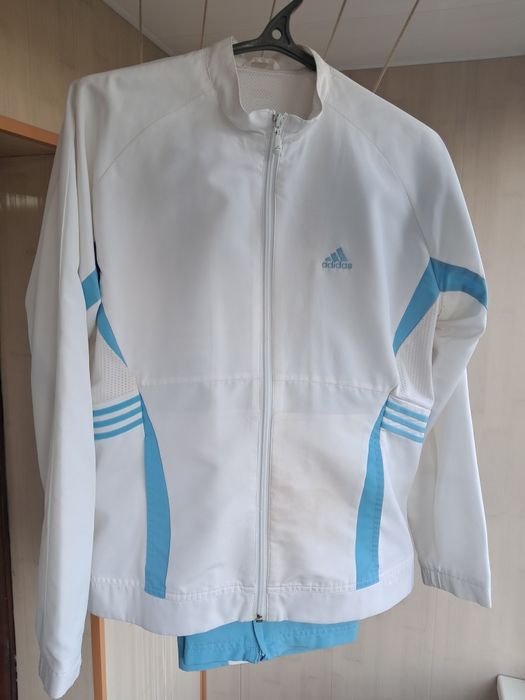 Жіночій спортивний костюм Adidas