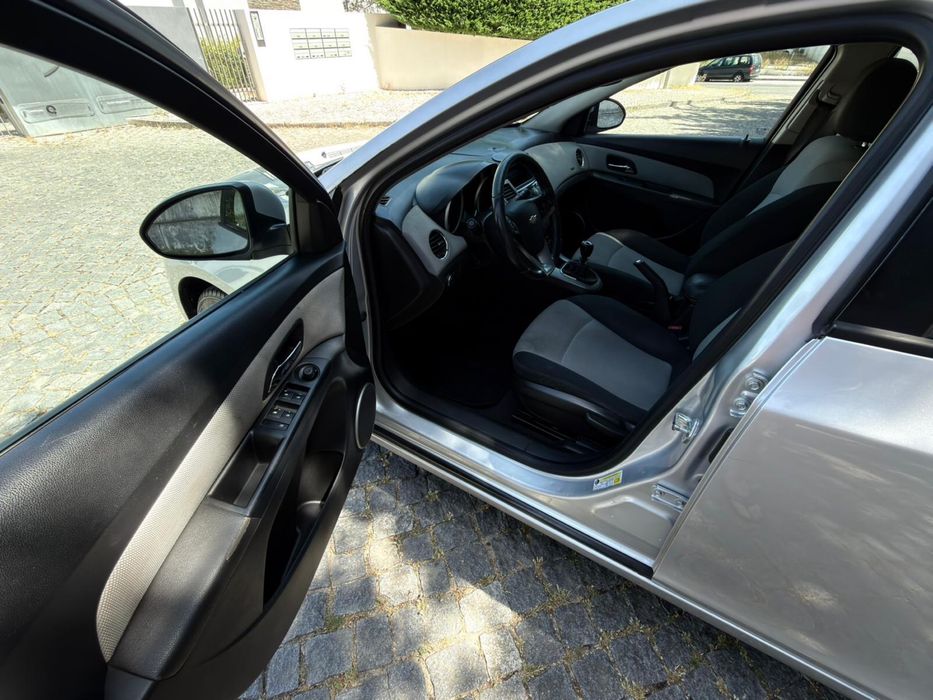Chevrolet Cruze 1.6  LS 2010