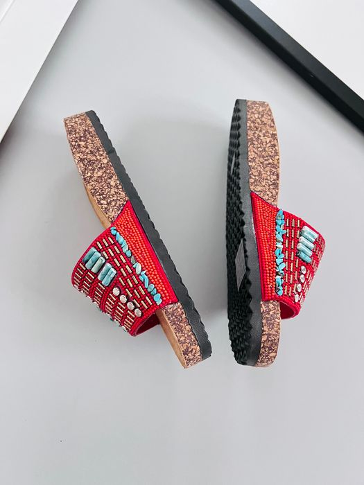 39 Sklep Nowe klapki damskie z koralikami 8097 red