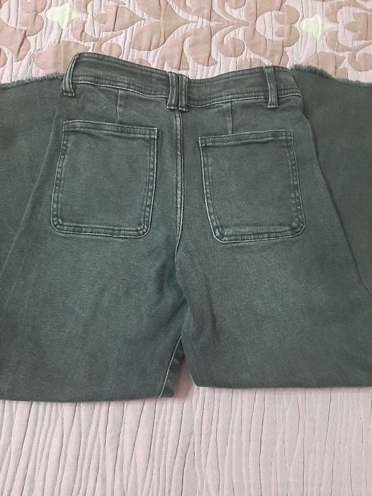 Calça cinza escuro