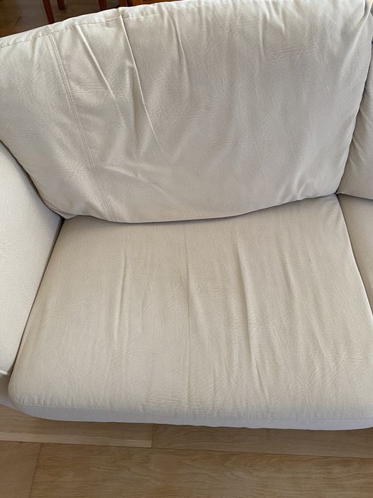 Sofá 2 lugares cor creme