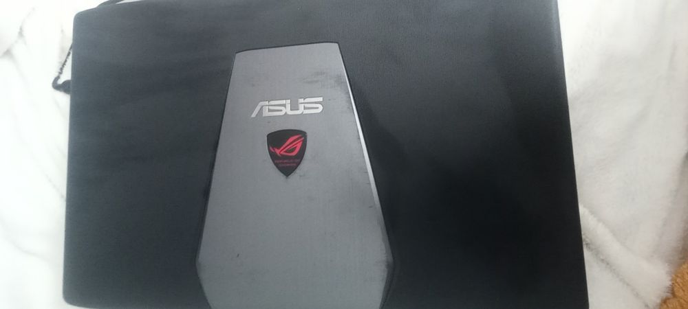 Laptop gamingowy ASUS ROG