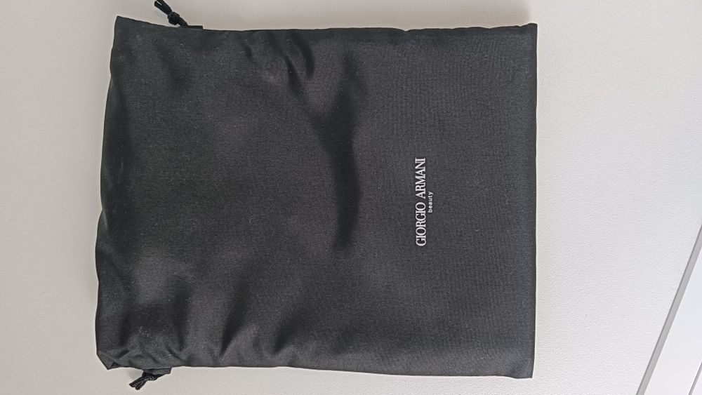 Kosmetyczka Giorgio Armani - czerwona