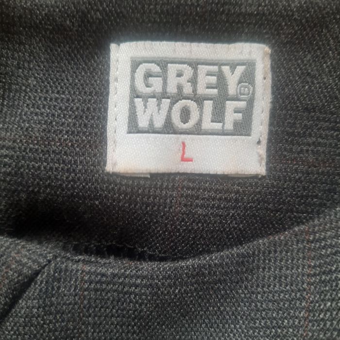 Klasyczna sukienka Grey Wolf