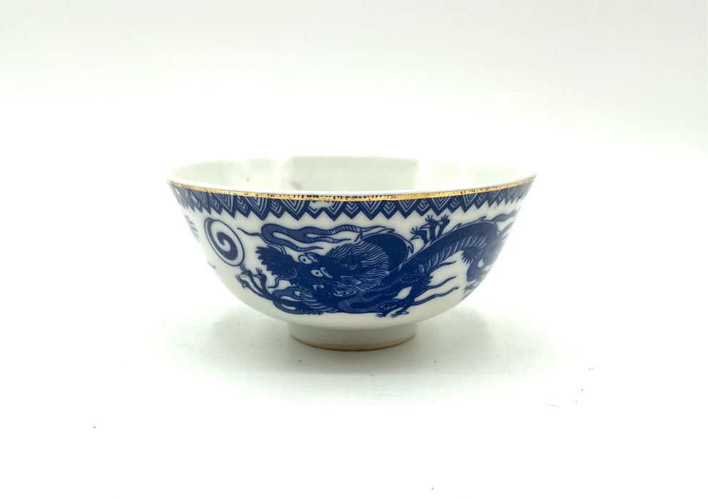 ANTIGA TAÇA TIGELA DE PORCELANA DRAGÕES AZUIS E BRANCOS