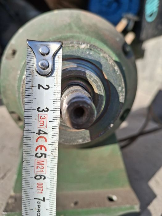 Szlifierka stołowa z stojakiem.