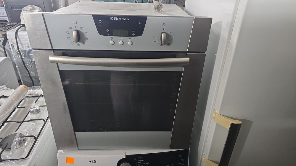 Продам електричну духовку ,духова піч Electrolux робоча стан ідеальний