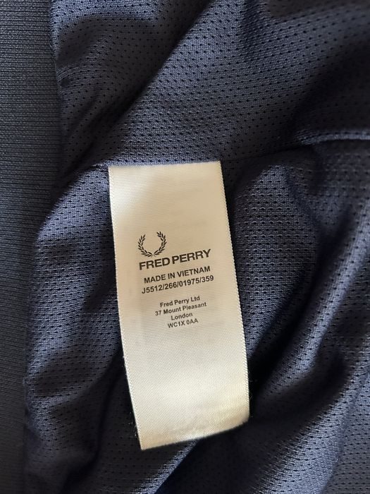 Vendo blusao Fred Perry Azul - Como novo