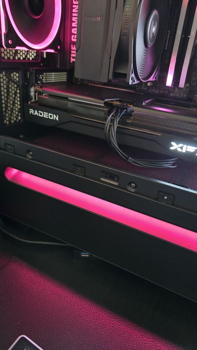 XFX Radeon RX 9060 XT Swift OC Triple Fan Gaming Edition 16GB GDDR6