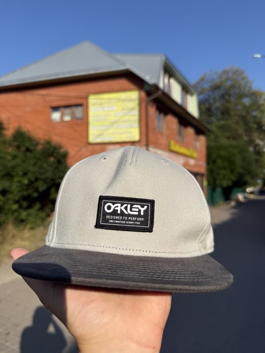 кепка-снепбек Oakley Bondi B1B