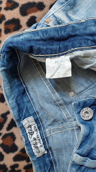 Spodnie dzinsy ze ściągaczem