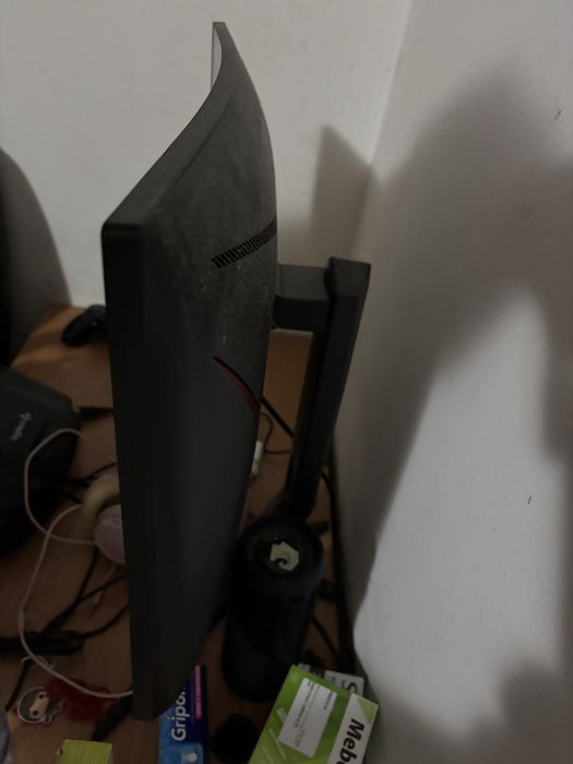 Torre e monitor gaming