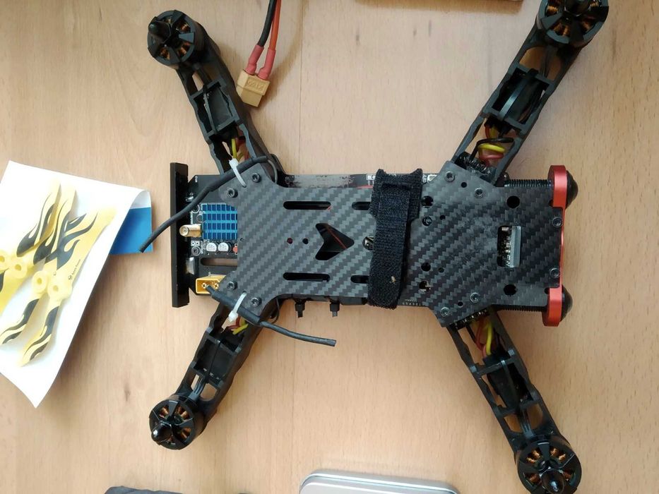 dron Eachine Racer 250