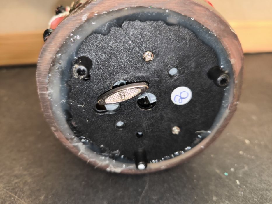 Bola de neve com música e figuras.
Bola de neve decorativa com tema na