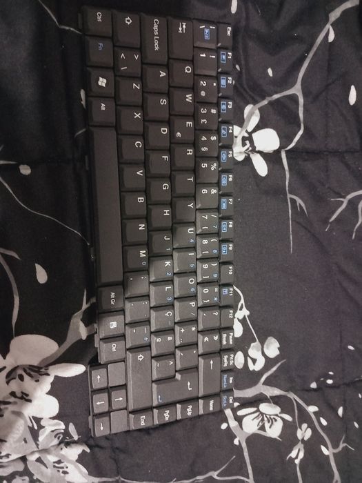 Teclado de portátil insys