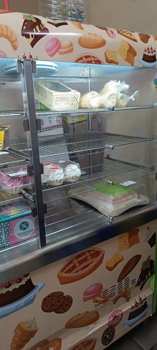 продам холодильну вітрину